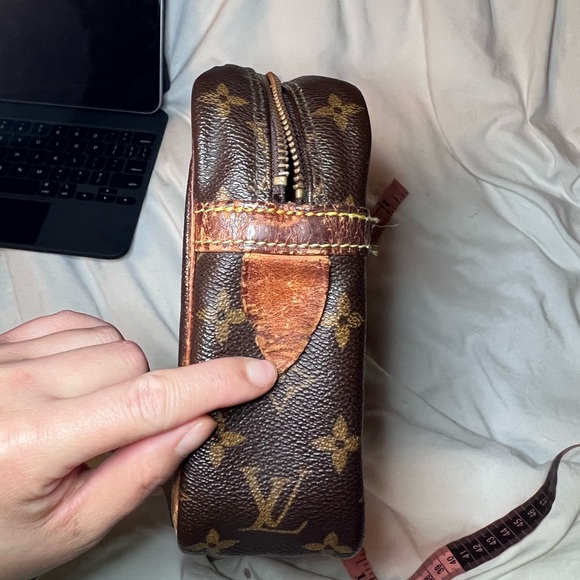 PRELOVED Louis Vuitton Large Marly Dragonne Pouch - Picture 16 of 16